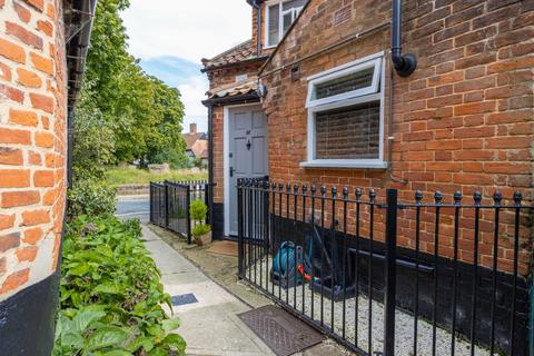 1 bedroom cottage for sale, London Road, Suffolk IP19