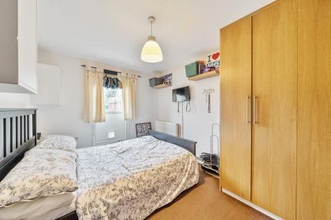 7 Dawson Close, London, SE18 7LW