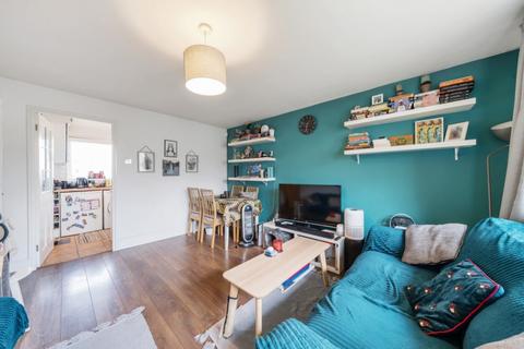 7 Dawson Close, London, SE18 7LW