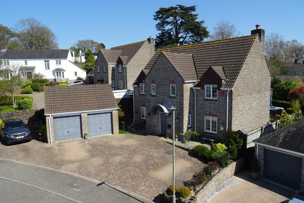 Charles Hankin Close, Ivybridge PL21 5 bed detached house for sale £790,000
