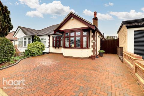 3 bedroom semi-detached bungalow for sale, Woodhall Crescent, Hornchurch