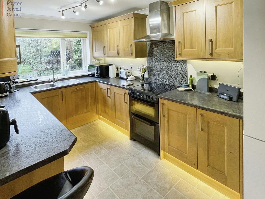 Priory Oak, Brackla, Bridgend County. CF31 2HY 4 bed detached house £
