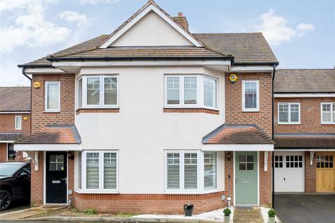 16 Soprano Way, Esher, KT10 0DG