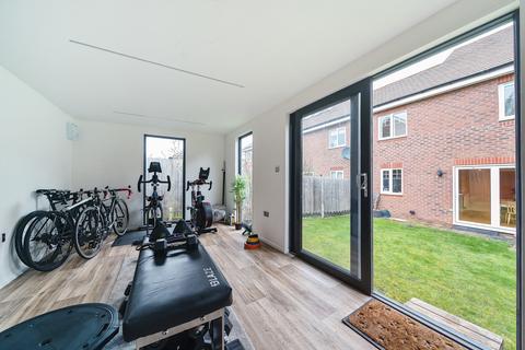 16 Soprano Way, Esher, KT10 0DG