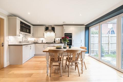 16 Soprano Way, Esher, KT10 0DG