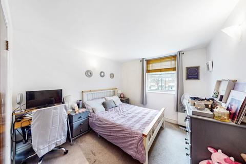 10 Hanover Place, London, E3 4QD