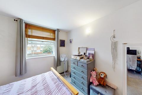10 Hanover Place, London, E3 4QD