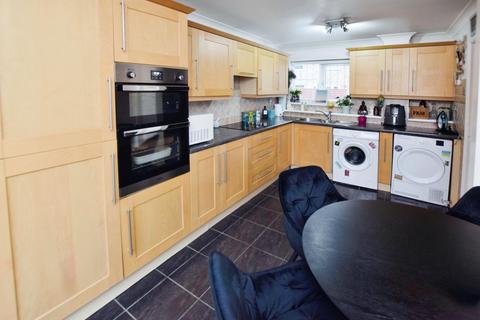 3 bedroom terraced house for sale, Milton Road, Stanford-Le-Hope, SS17