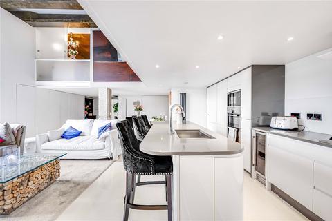 4 bedroom flat to rent, Peterborough Road, London, SW6