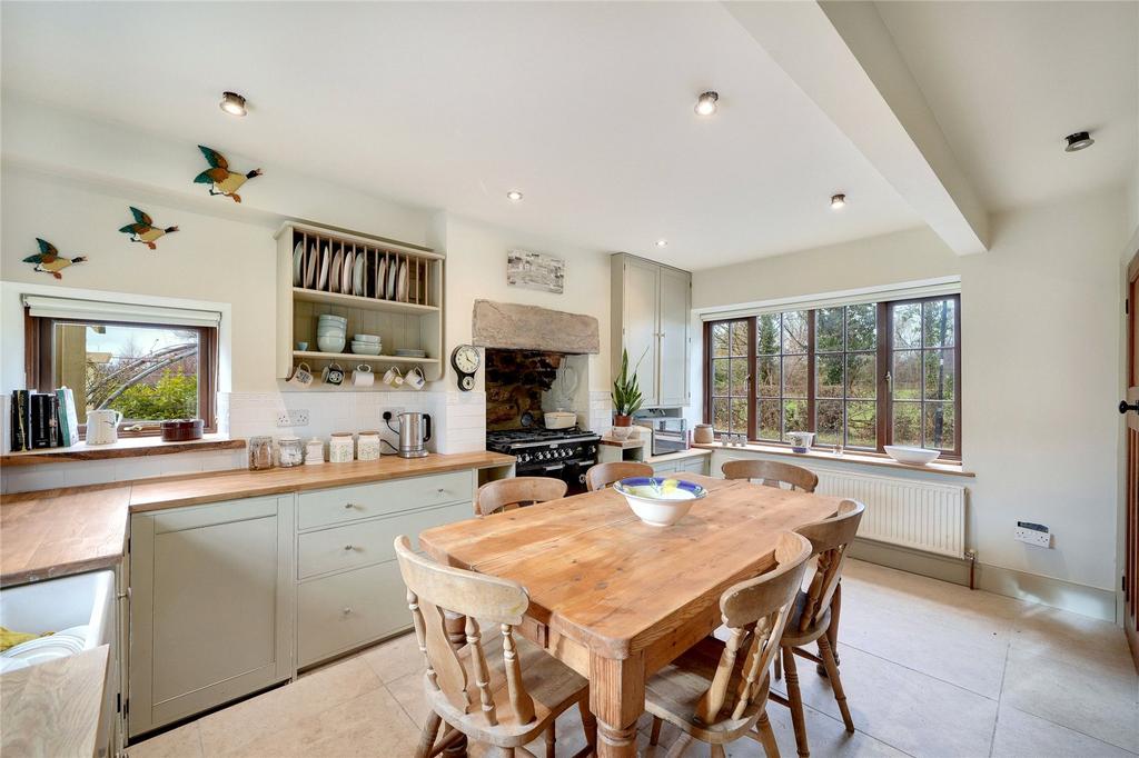 Holly Garth, Bogs Lane, Harrogate... 4 bed detached house £550,000