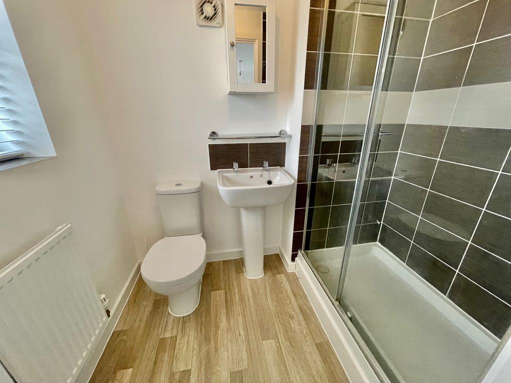 Whitney Drive, Yaxley PE7 3 bed detached house £1,200 pcm (£277 pw)