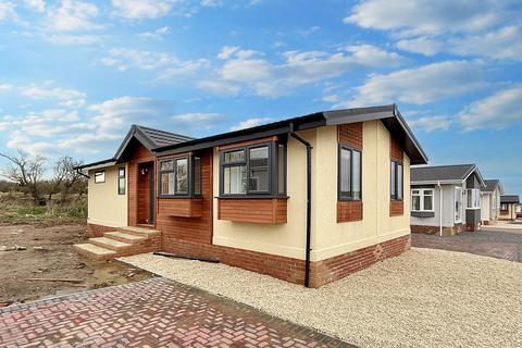 2 bedroom bungalow for sale, Easington Road, Hartlepool, Durham, TS24 9SJ