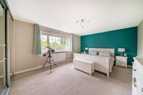 74 Greenways, Esher, KT10 0QJ