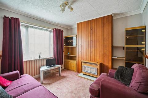 38 Hurstfield Crescent, Hayes, UB4 8DW