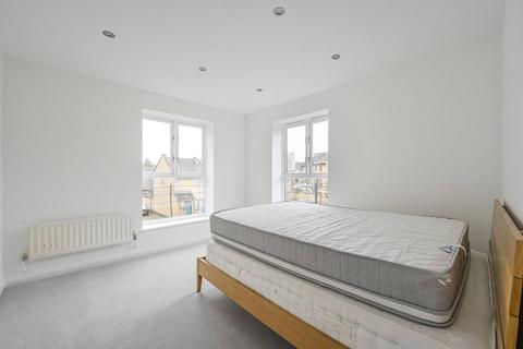 2 bedroom flat for sale, Gloucester House, Royal Docks, London, E16