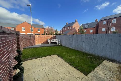 4 bedroom semi-detached house to rent, Lavender Lane