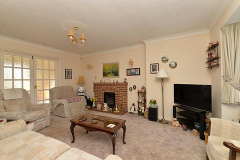 4 bedroom detached house for sale - Burley Close, Barton On Sea, New Milton, BH25