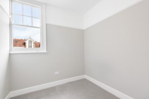 2 bedroom flat to rent - Fox Lane London N13