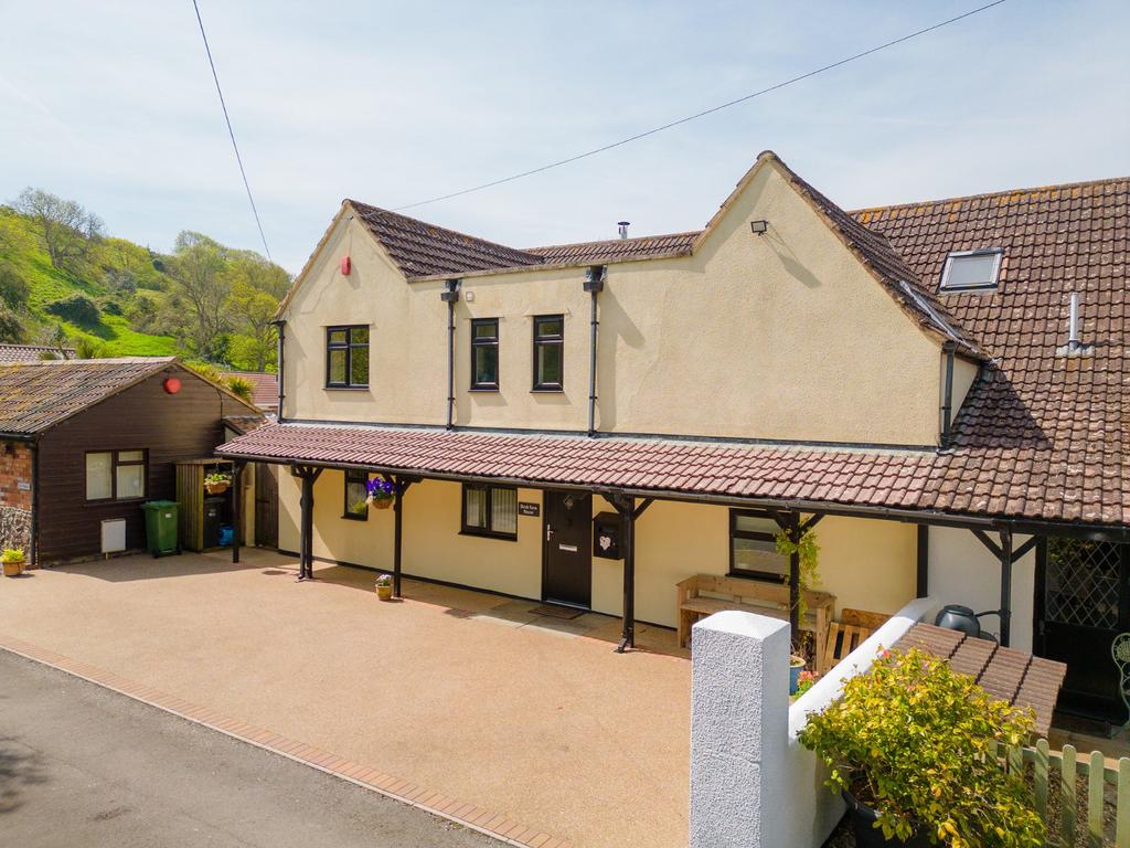 Burton Row, Brent Knoll, TA9 4 bed semidetached house for sale £559,950