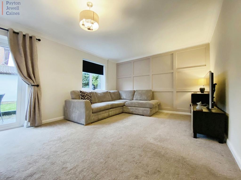 Woodstock Gardens, Pencoed, Bridgend County. CF35 6ST 3 bed detached