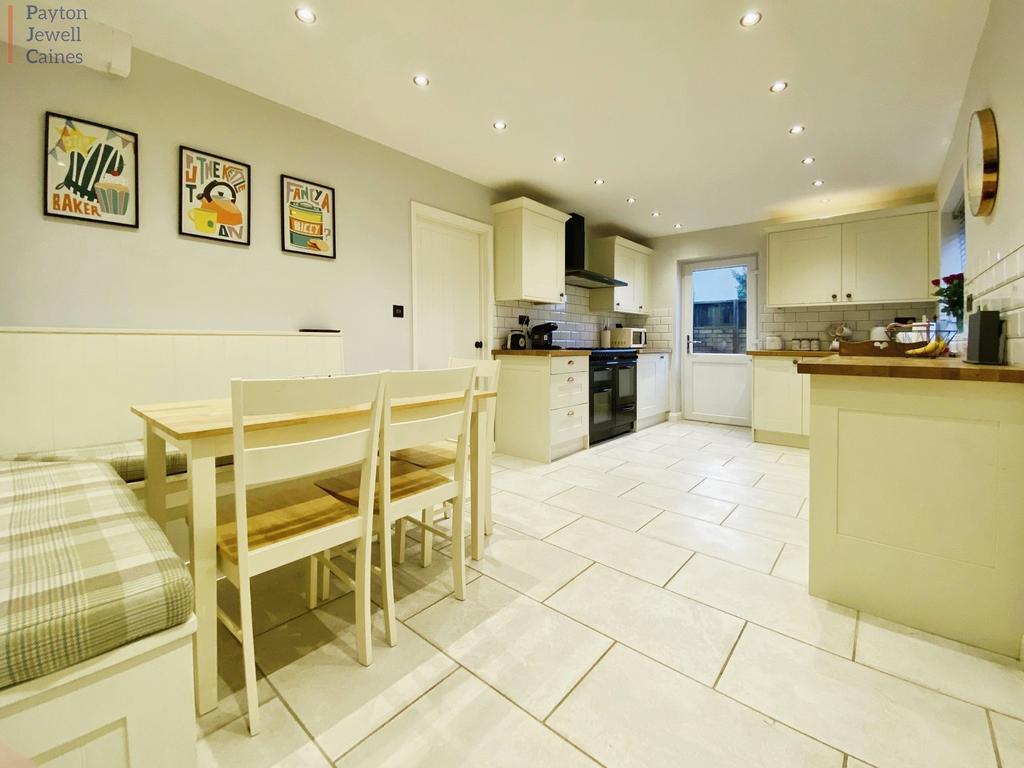 Woodstock Gardens, Pencoed, Bridgend County. CF35 6ST 3 bed detached