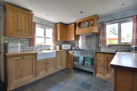 3 bedroom detached house for sale, Ashford Road, Bethersden, Kent