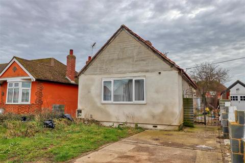 2 bedroom bungalow for sale - Holland on Sea CO15
