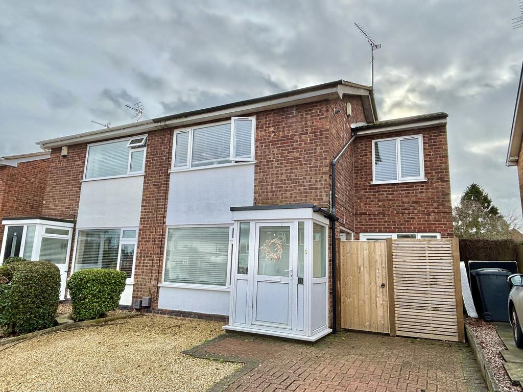 Broughton Astley, Leicester LE9 3 bed semidetached house for sale £