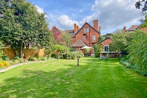 6 bedroom semi-detached house for sale, Castle Street, Wallingford OX10