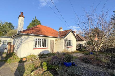 2 bedroom bungalow for sale - Elm Road, East Bergholt, Colchester, Suffolk, CO7