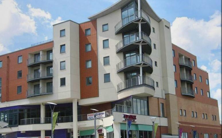 Stylish One-Bedroom Furnished Apartment in Broadw