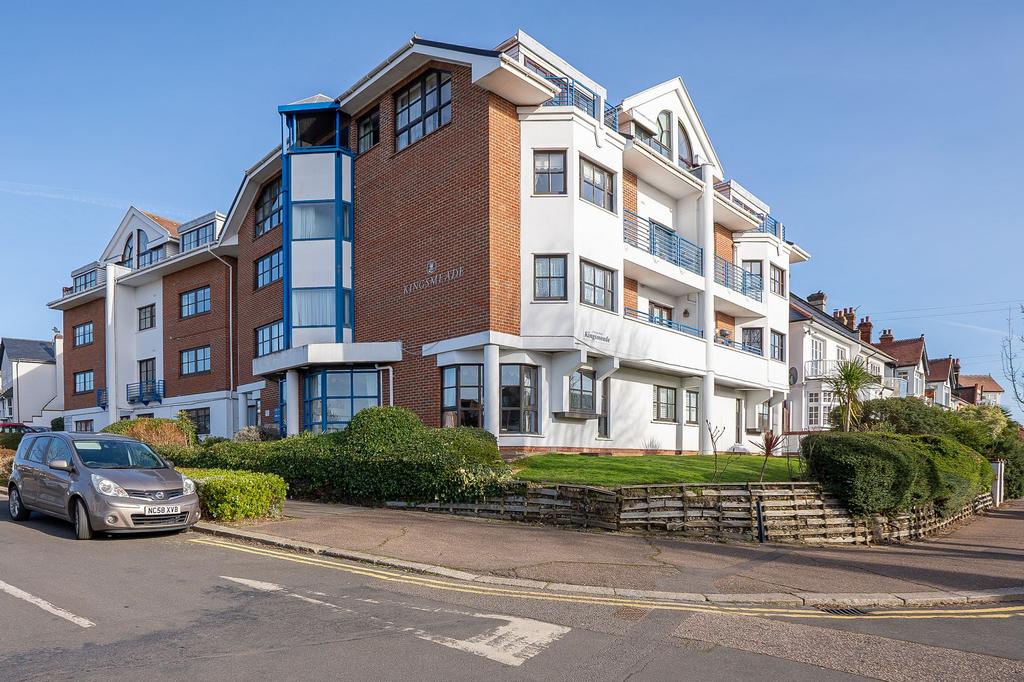 Kings Road, Kings Meade Kings Road, SS0 1 bed apartment for sale £140,000
