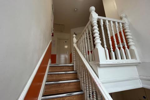 75 Biscot Road, Luton, LU3 1AH