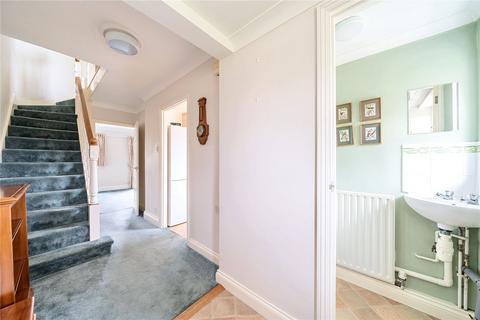 3 Arthur Close, Farnham, GU9 8PE