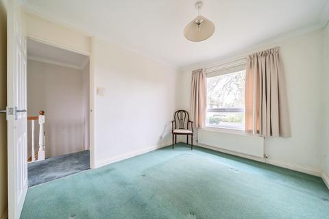 3 Arthur Close, Farnham, GU9 8PE