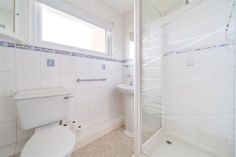 3 Arthur Close, Farnham, GU9 8PE