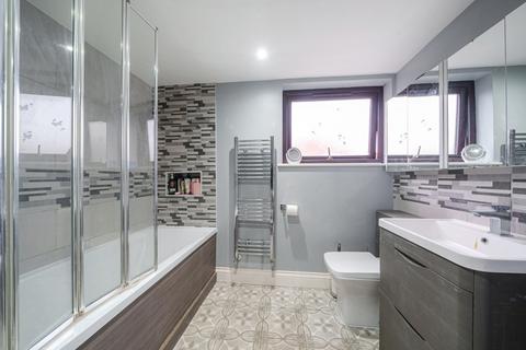 9 Bennett Close, Northwood, HA6 1EP