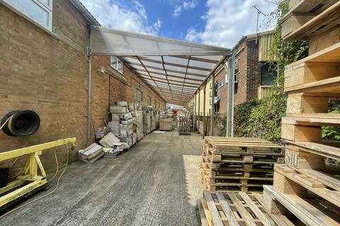 Warehouse to rent, Southfields Road, Dunstable LU6