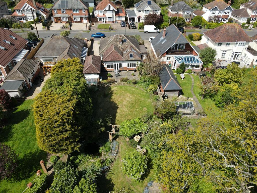 Marley Avenue, New Milton, Hampshire... 3 bed bungalow for sale £615,000