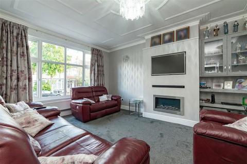5 bedroom terraced house for sale, Burford Gardens, London, ., N13 4LR