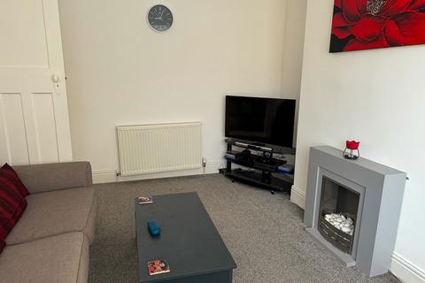 3 bedroom flat to rent, Plessey Road, Blyth NE24