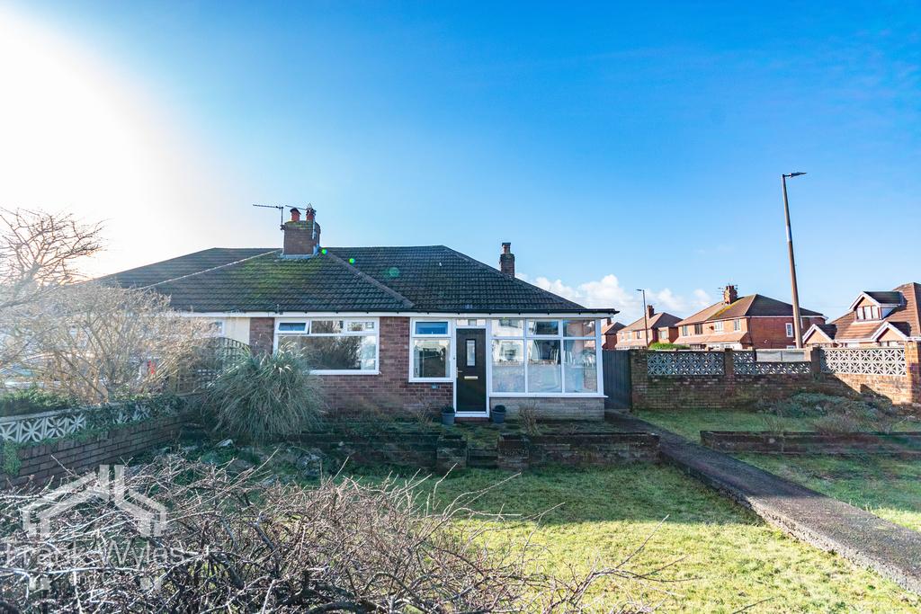 Blackpool Road North, Lytham St Annes, Lancashire 2 bed bungalow for