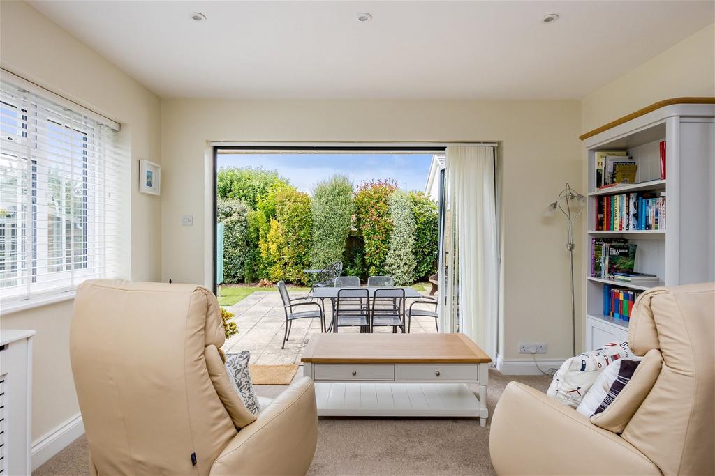 Fernhurst Drive, Goringbysea, BN12 3 bed detached bungalow for sale