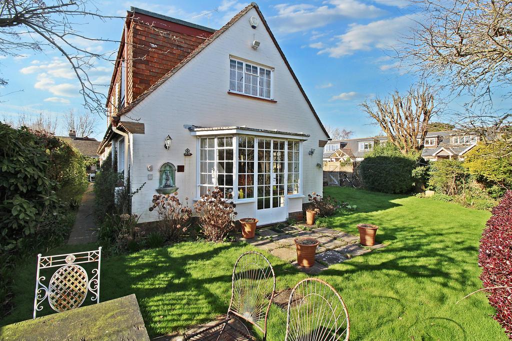 Canute Road, Bosham PO18 3 bed detached house for sale £850,000