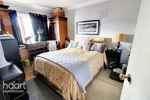 2 bedroom maisonette for sale - Caernarvon Drive, Clayhall