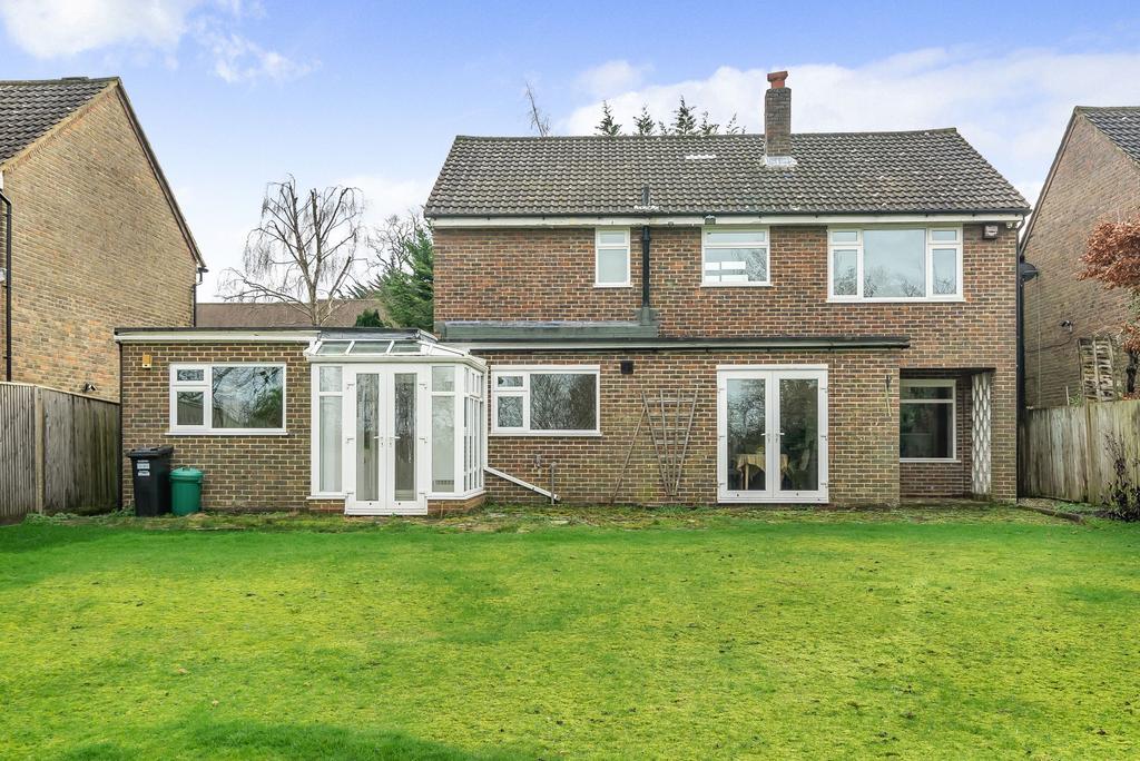 Waterfield Drive, Warlingham CR6 3 bed detached house for sale £875,000