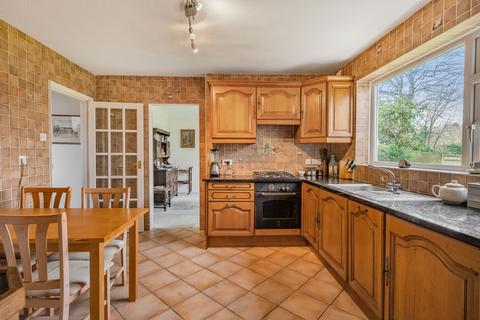 3 Waterfield Drive, Warlingham, CR6 9HP