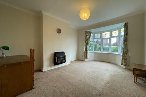 3 bedroom flat to rent - Ovington Grove, Fenham, Newcastle upon Tyne, NE5