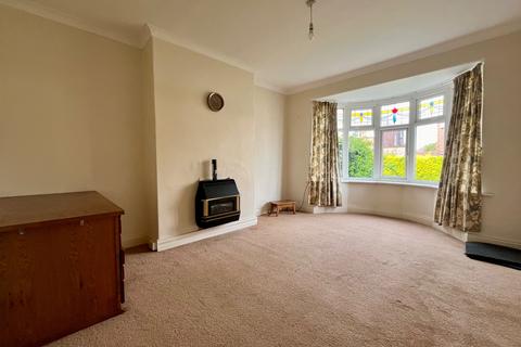 3 bedroom flat to rent, Ovington Grove, Fenham, Newcastle upon Tyne, NE5