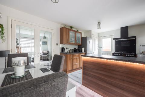12 Fernieside Place, Edinburgh, EH17 7LF